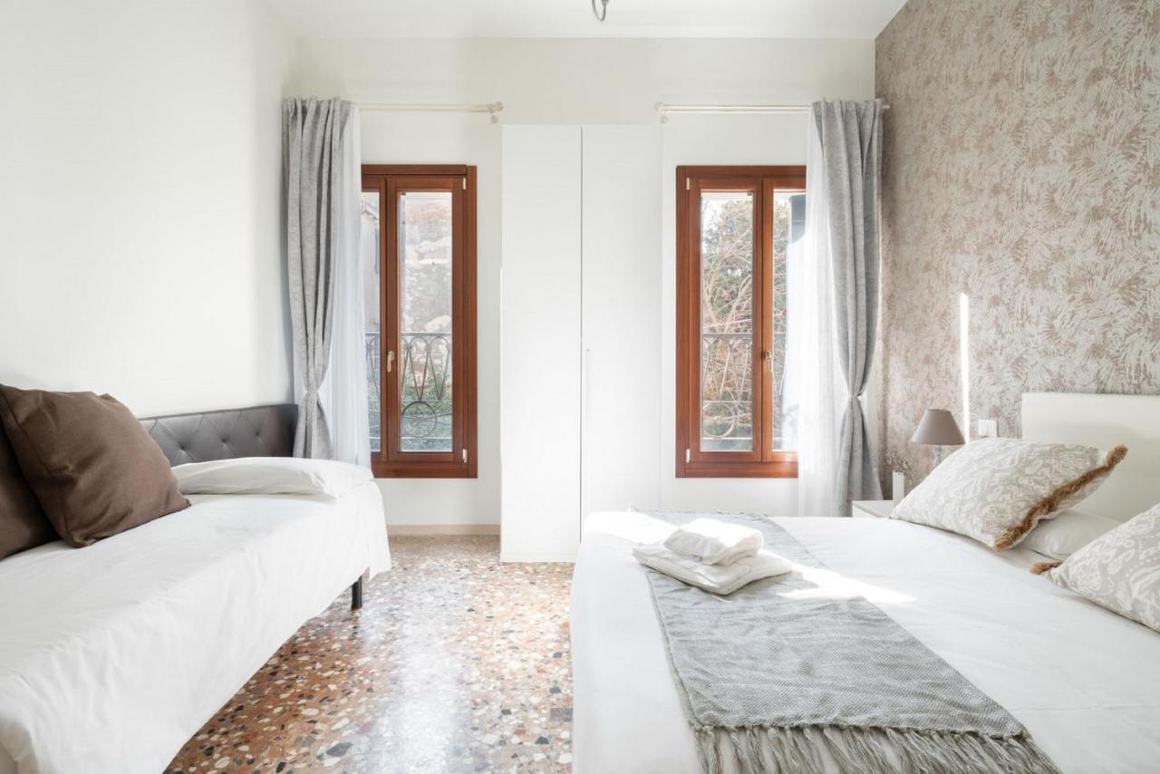 Accademia Charm Apartments By Wonderful Italy Veneţia Exterior foto