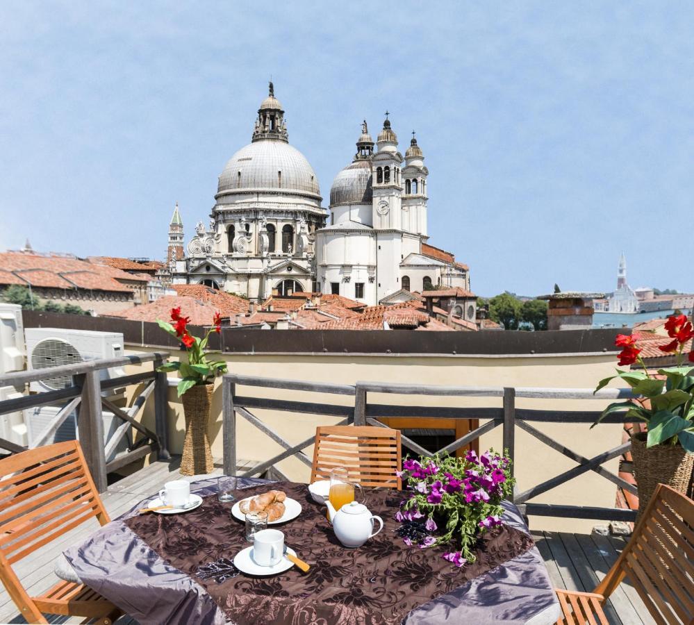 Accademia Charm Apartments By Wonderful Italy Veneţia Exterior foto