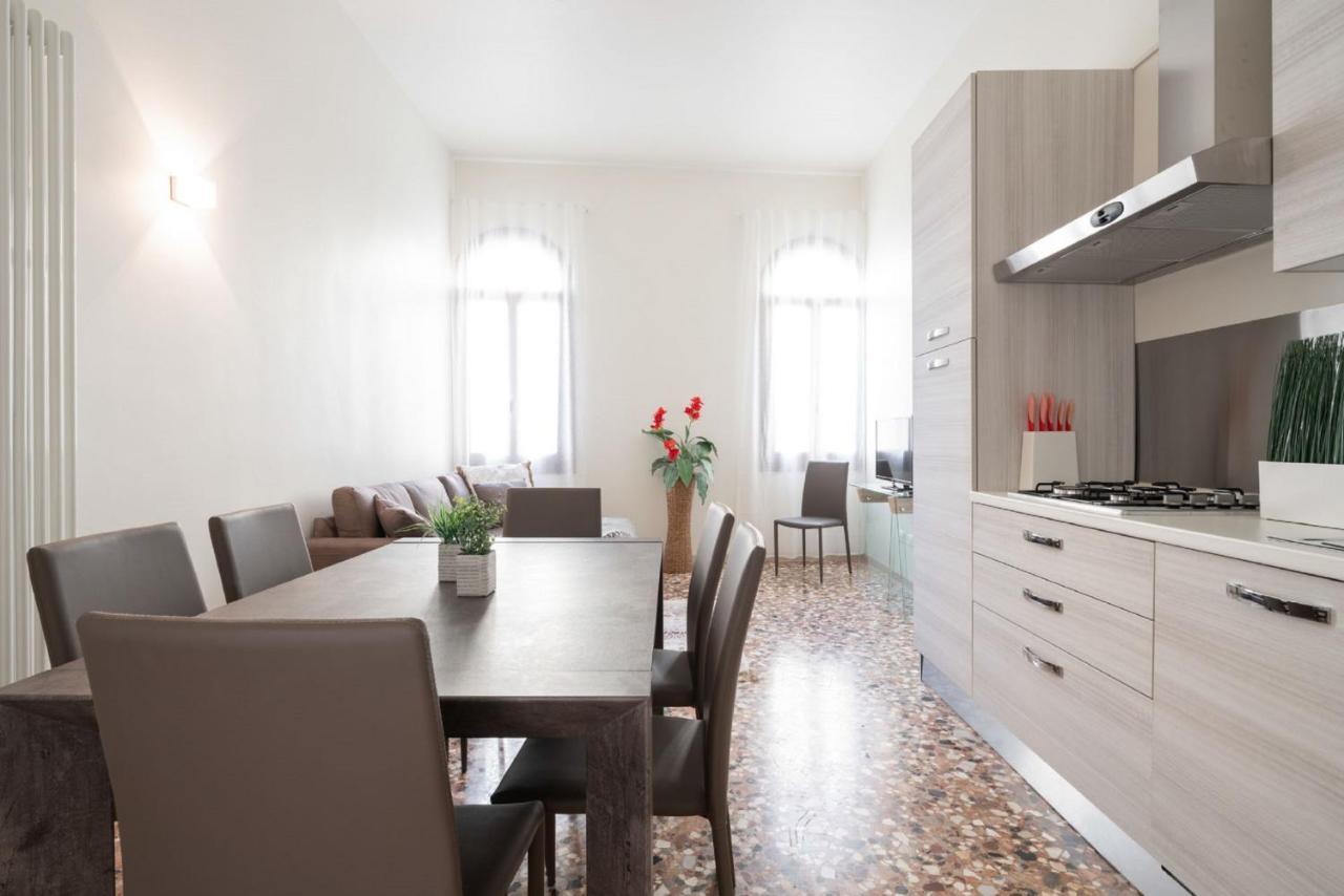 Accademia Charm Apartments By Wonderful Italy Veneţia Exterior foto