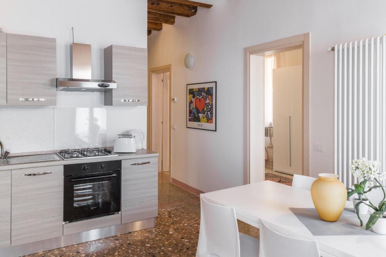 Accademia Charm Apartments By Wonderful Italy Veneţia Exterior foto