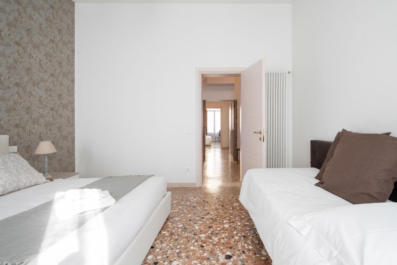 Accademia Charm Apartments By Wonderful Italy Veneţia Exterior foto