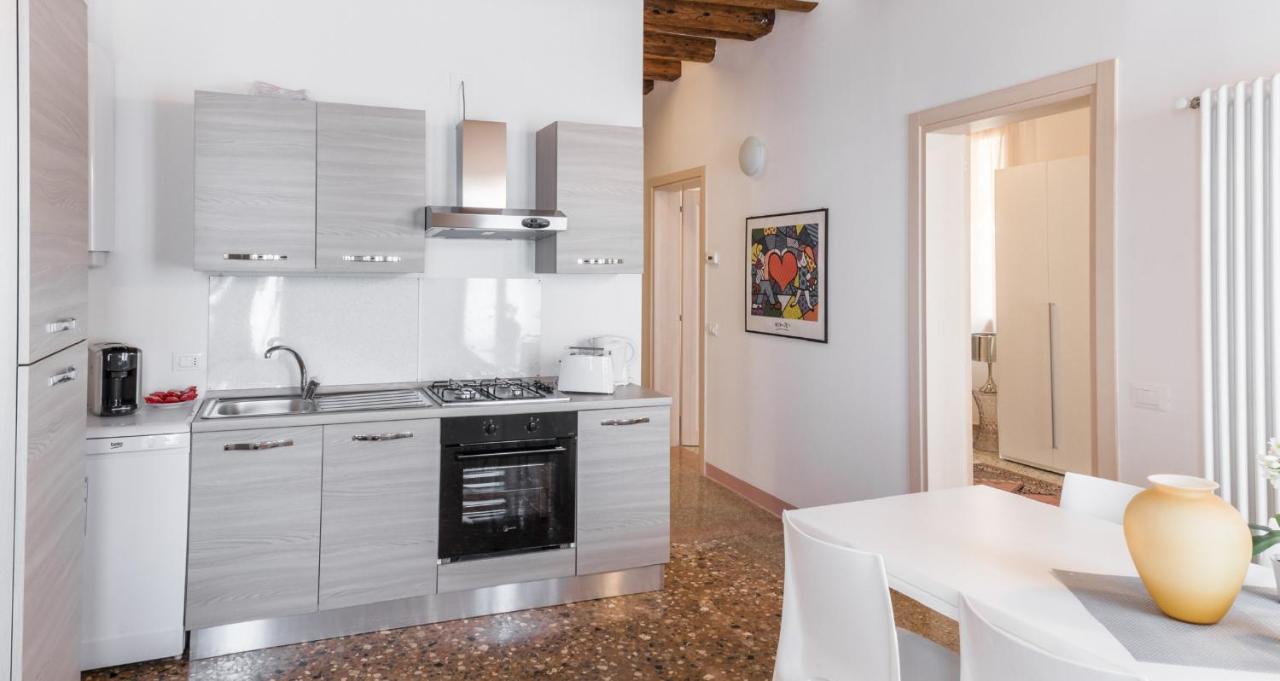 Accademia Charm Apartments By Wonderful Italy Veneţia Exterior foto
