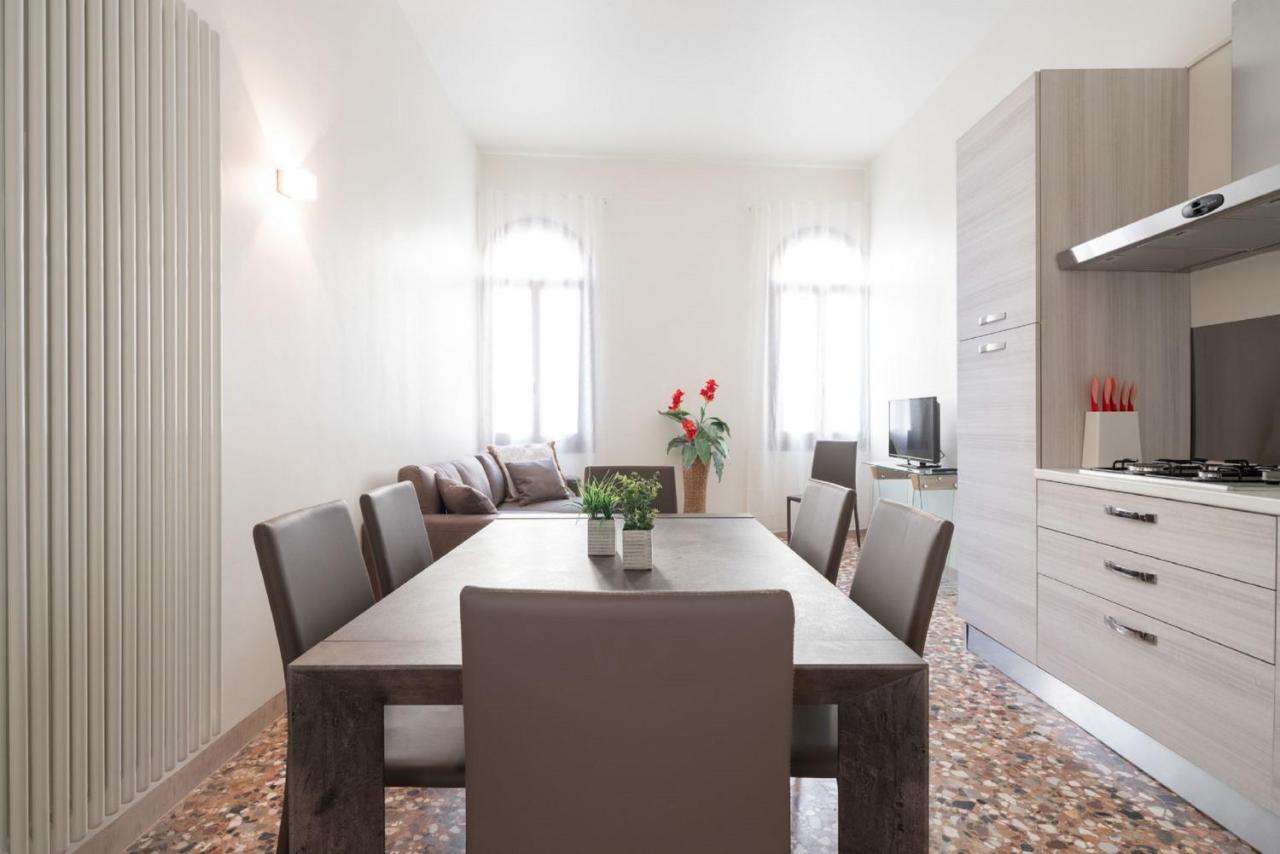 Accademia Charm Apartments By Wonderful Italy Veneţia Exterior foto