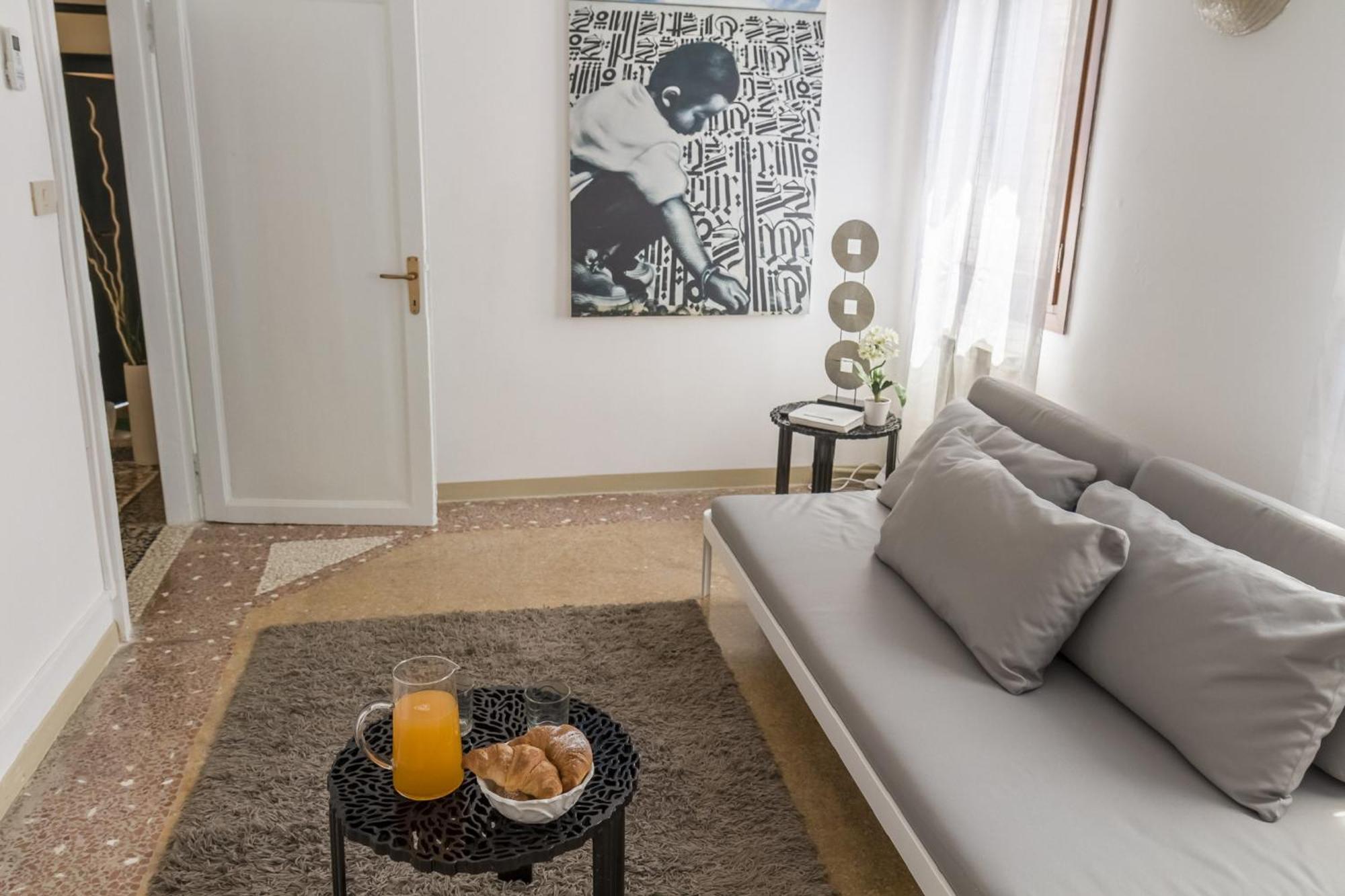 Accademia Charm Apartments By Wonderful Italy Veneţia Exterior foto